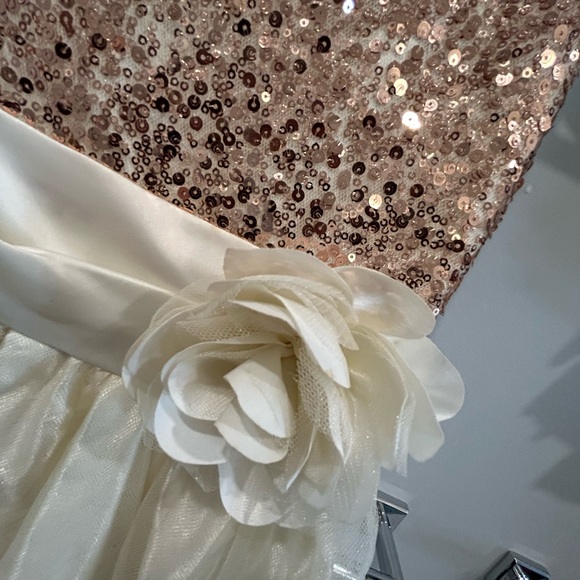 Sparkly white dress - Picture 6 of 6